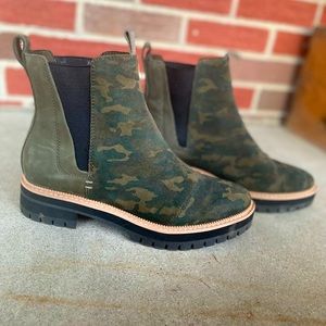 TOMS camouflage ankle booties